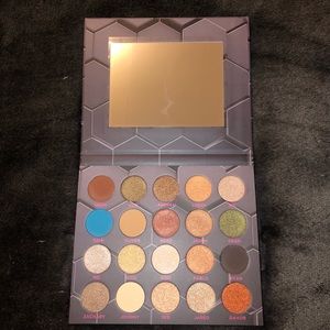 Eyeshadow palette